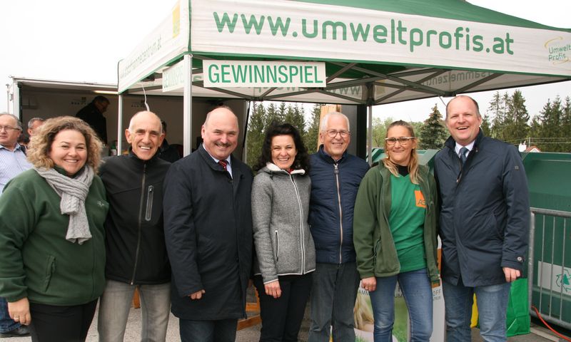 Annemarie Wolfsjäger BAV, GR.Johann Zachhuber, Bgm.Flotzinger, Vizebgmin.Chimani, Bgm.Plaimer, ASZ Leiterin Elisabel Appl,Bgm.Mag.Bernhard Ruf