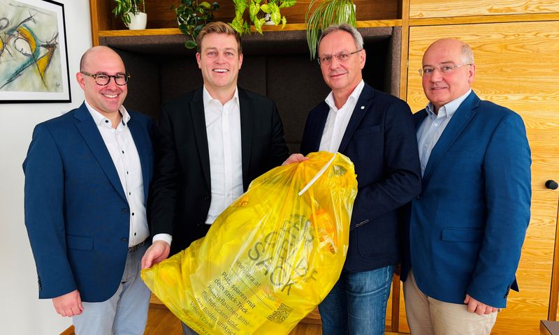 © Land OÖ v.l.n.r. DI Andreas Pertl, LR Stefan Kaineder, Bgm. Roland Wohlmuth, DI Christian Ehrengruber