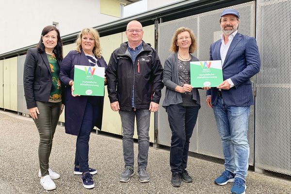 Übergabe Gütesiegel (Foto: Stadt Wels)