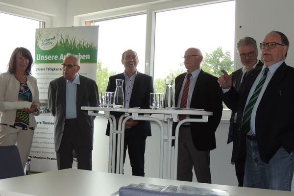 Talkrunde mit Vertretern der ersten Stunde: Fr. Hofmayr, Dr. Humer, Ing. Kapsamer, Dr. Koits, Prim. Dr. Aichinger, Ing. Kneissl