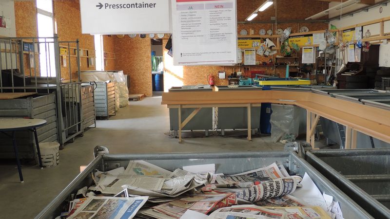 Altpapiersammlung in hoher Qualität in der Annahmehalle