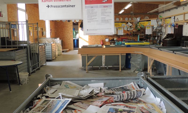 Altpapiersammlung in hoher Qualität in der Annahmehalle