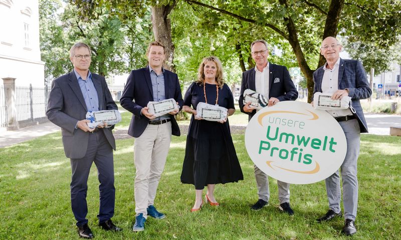 Dr. Thomas Poltura (Alpenverein Oberösterreich), Umwelt- und Klima-Landesrat Stefan Kaineder, Silvia Huber, MPA (FAB), Bgm. Roland Wohlmuth und DI Thomas Anderer (beide LAV OÖ)