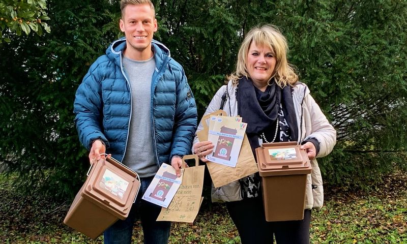 Lukas Aitzetmüller (Abfallberatung Wels), Vizebürgermeisterin Silvia Huber Lukas Aitzetmüller (Abfallberatung Wels), Vizebürgermeisterin Silvia Huber