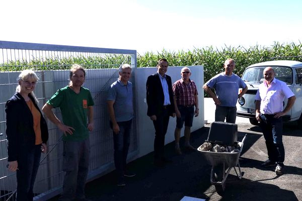 Begrüßung der ersten Gäste im ASZ durch Gemeindevertreter; Quelle: BAV Perg