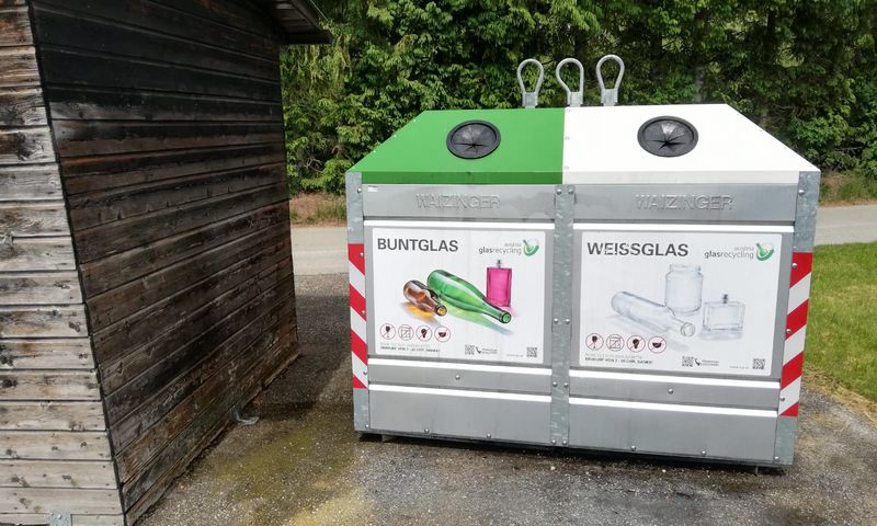 DDoppelkammerbehälter für die Altglassammlung