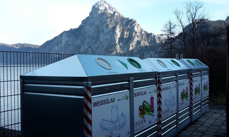Glassammelcontainer in Traunkirchen Glassammelcontainer in Traunkirchen