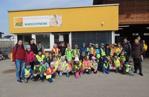 Gruppenbild nach ASZ-Führung