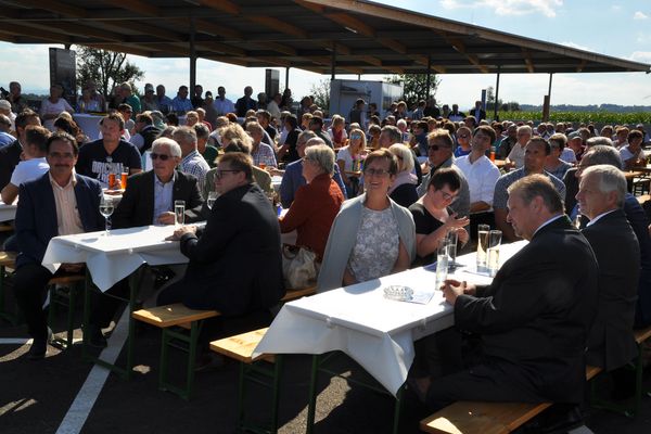 Besucher der Eröffnungsfeier; Quelle: BAV Perg